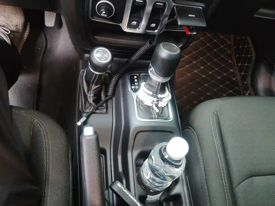 Photo 16 - Jeep Wrangler