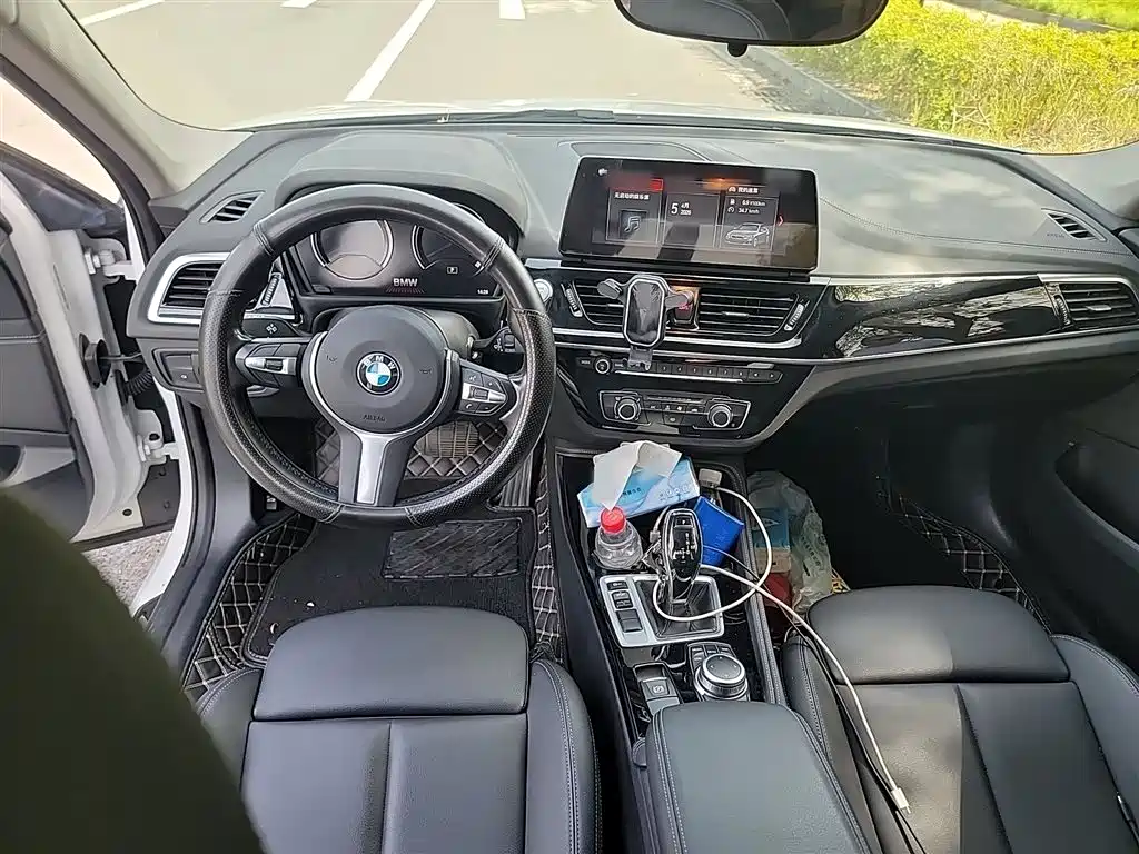 BMW 1 Series 2022 120i M Sport Shadow Edition фото 13