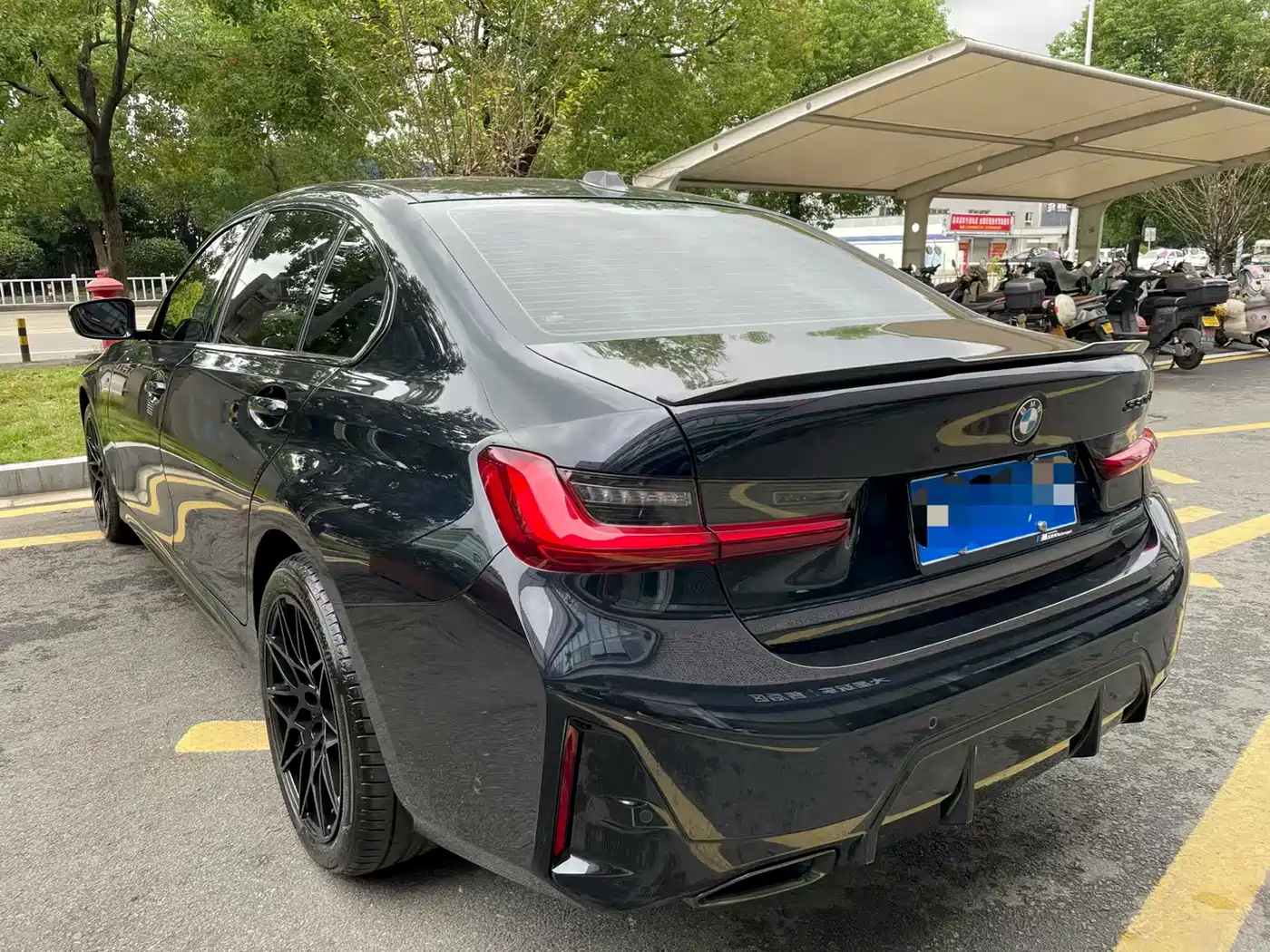 BMW 3 Series 2026 2026 330Li M Sport Shadowline Package