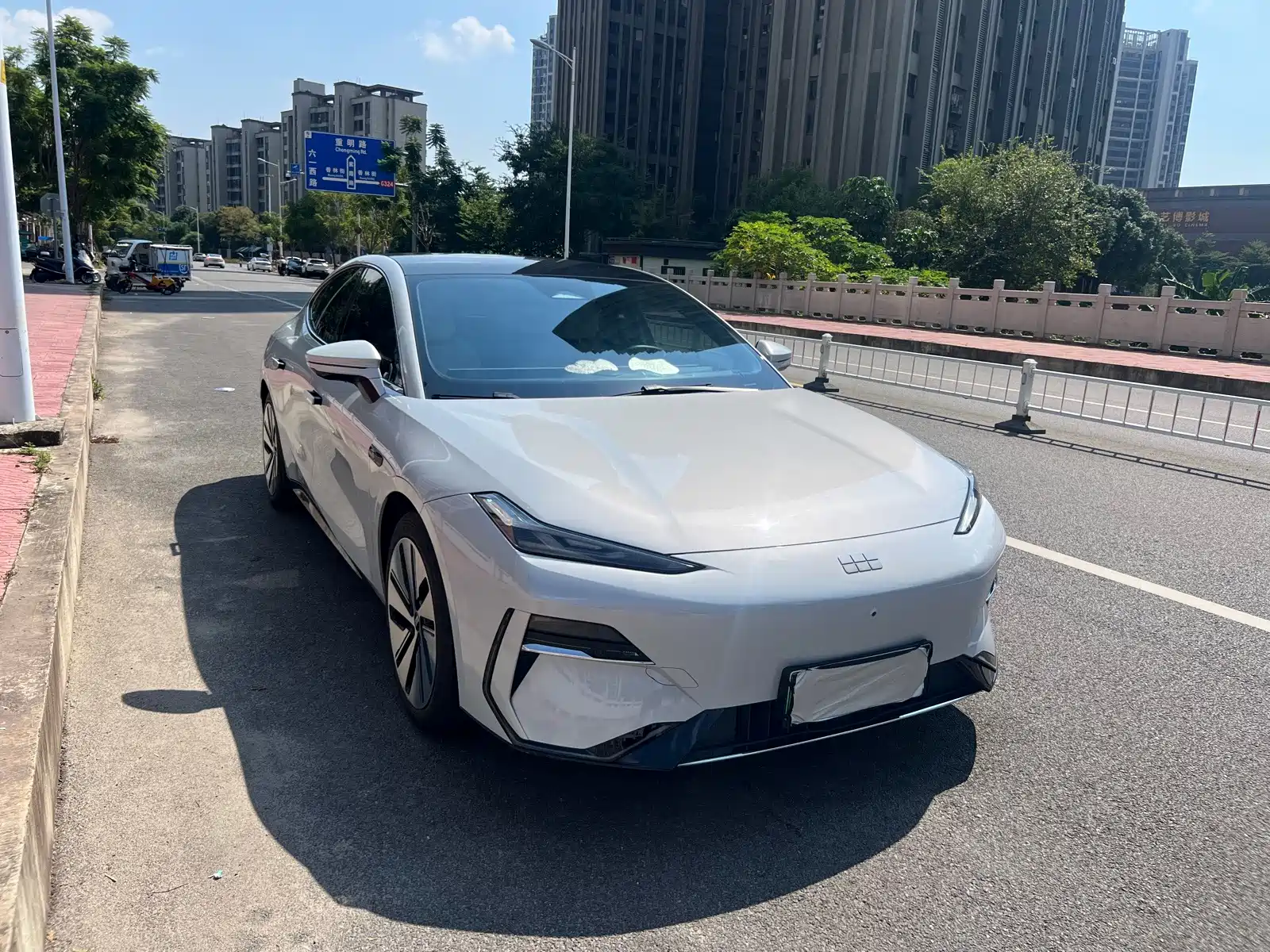 Фото 3 - Geely Galaxy Galaxy E8