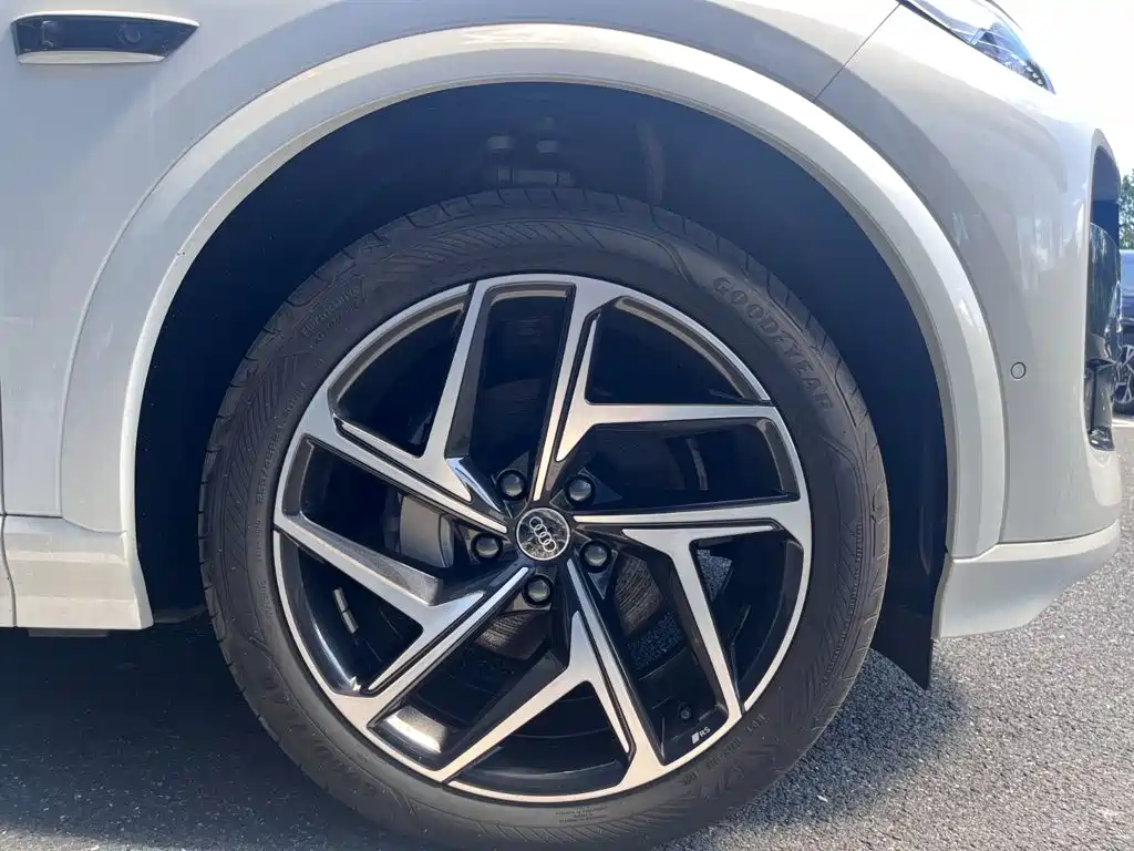 Audi Q6L e-tron 2026 2025 Model Pioneer Edition