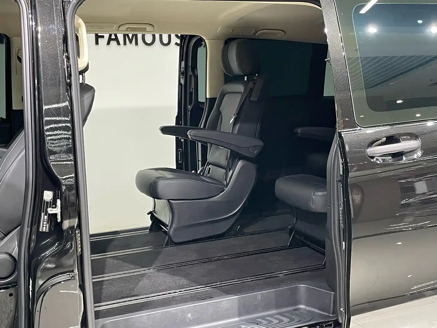 Mercedes-Benz Vito 2018 2.0T Business Edition China VI фото 12