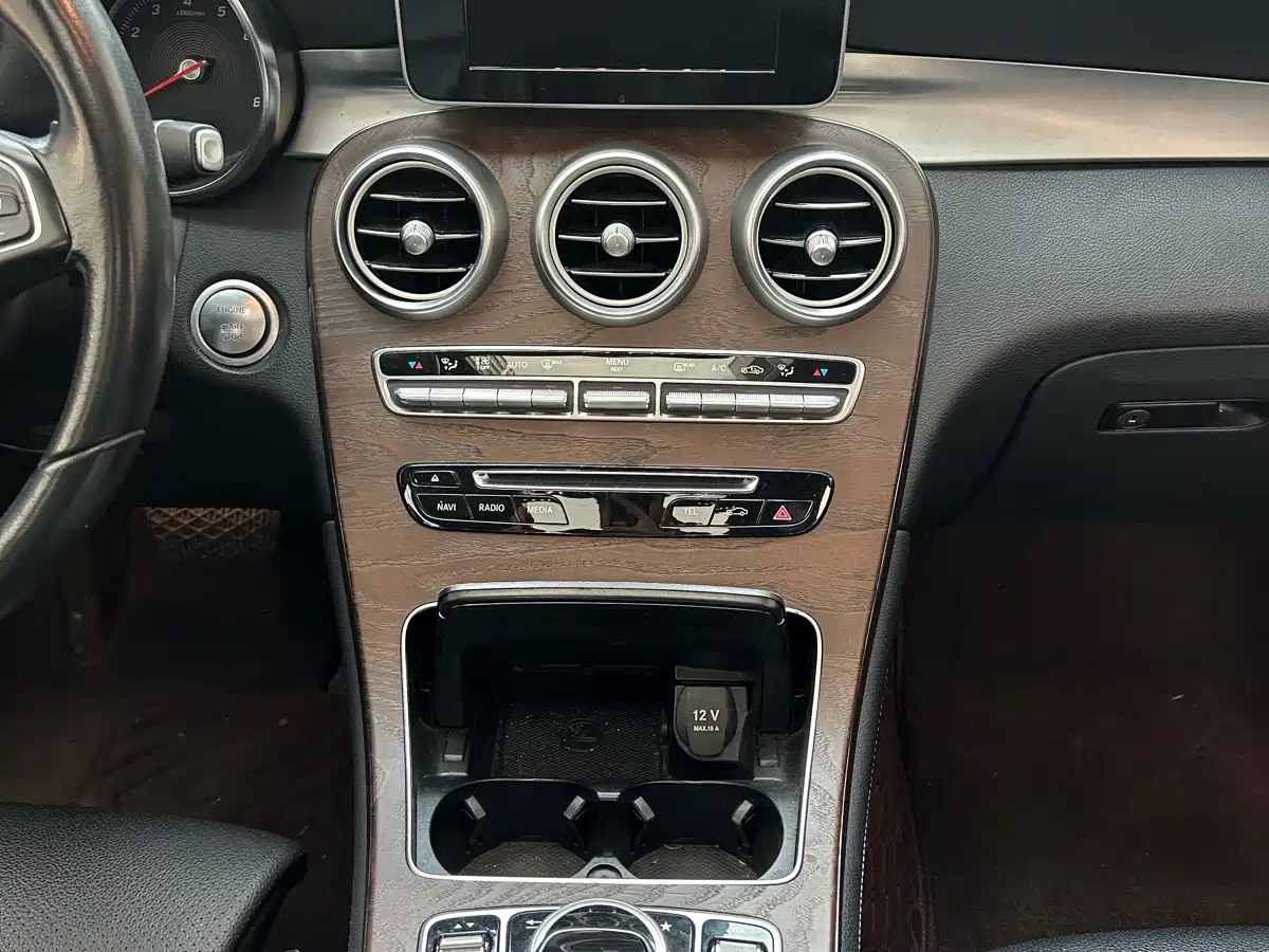 Mercedes-Benz GLC 2019 Facelift GLC 300 L 4MATIC Dynamic фото 12