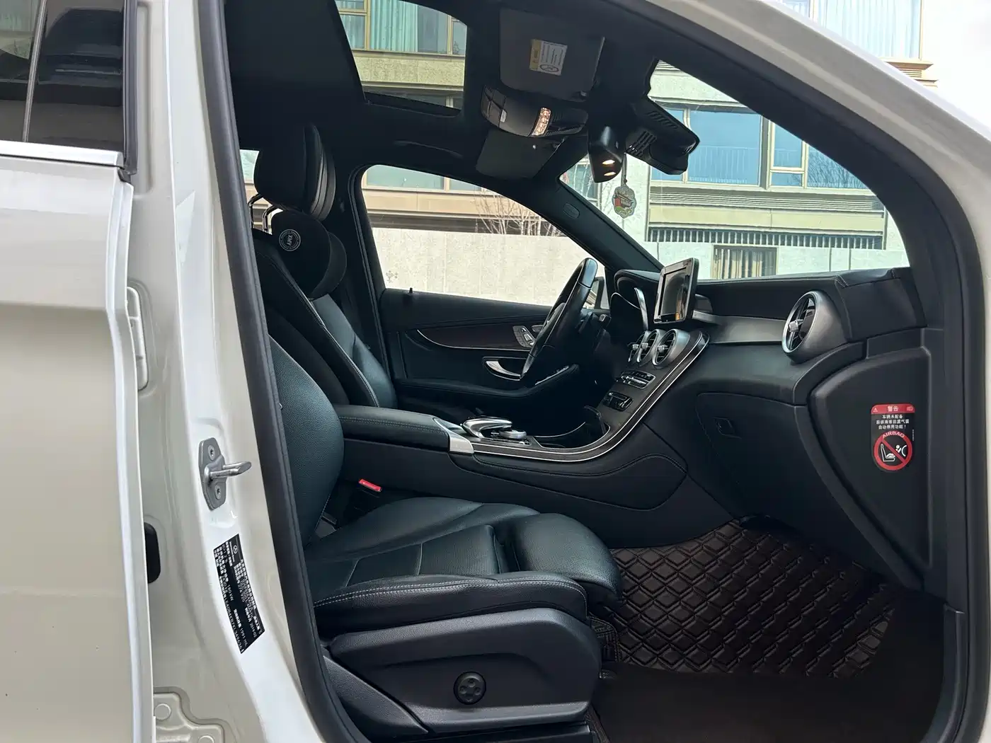Mercedes-Benz GLC 2019 Facelift GLC 300 L 4MATIC Dynamic фото 16