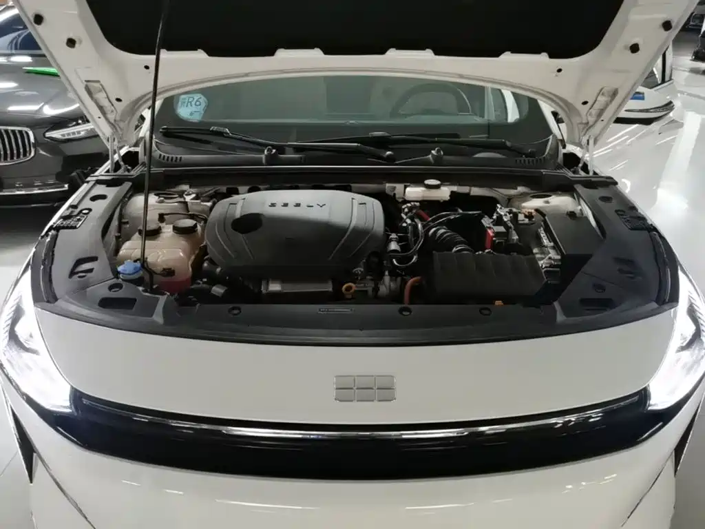 Geely Galaxy Galaxy L6 2025 2024 125km PLUS Soaring Dragon Edition