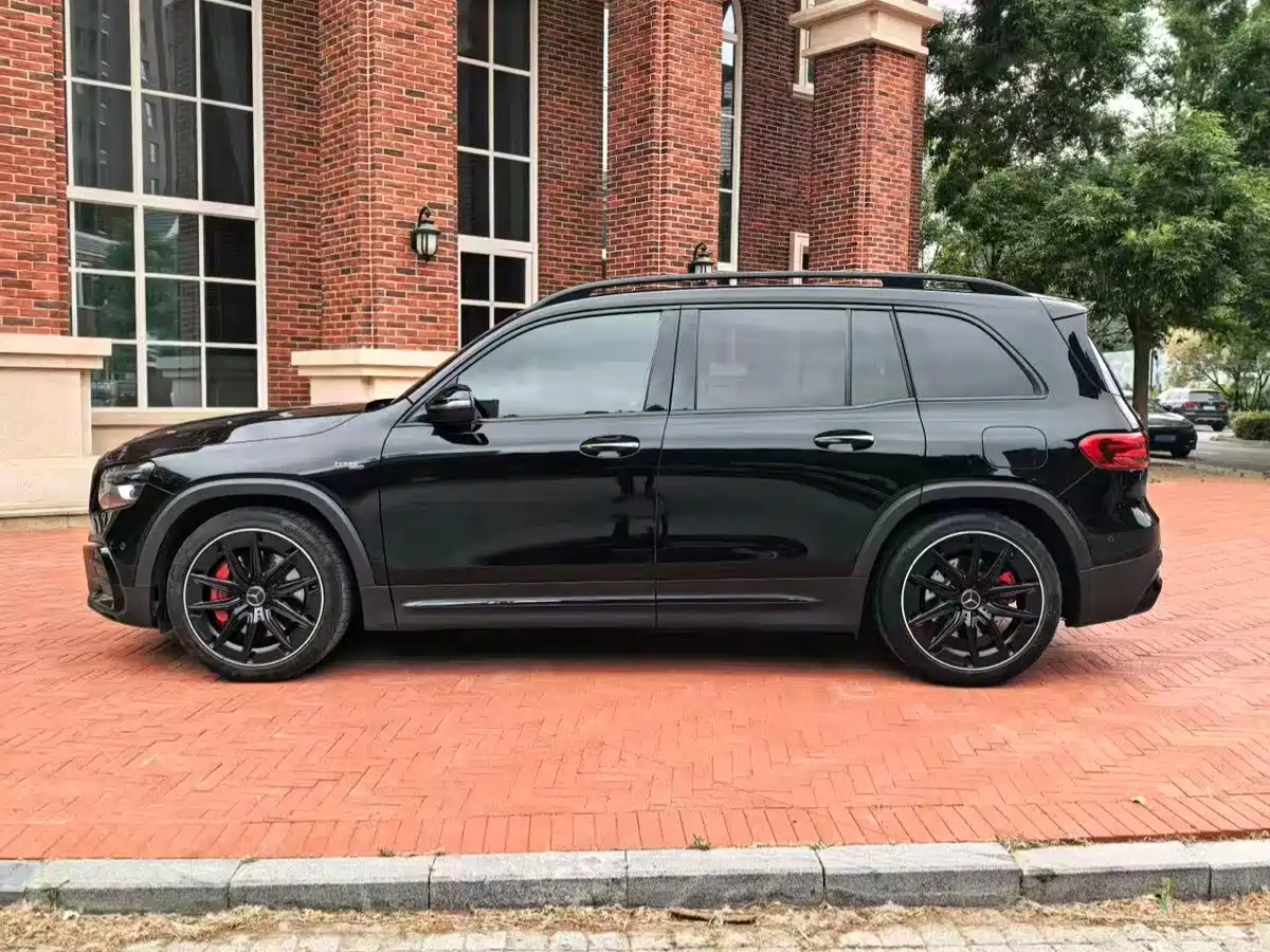 MERCEDES-BENZ GLB AMG