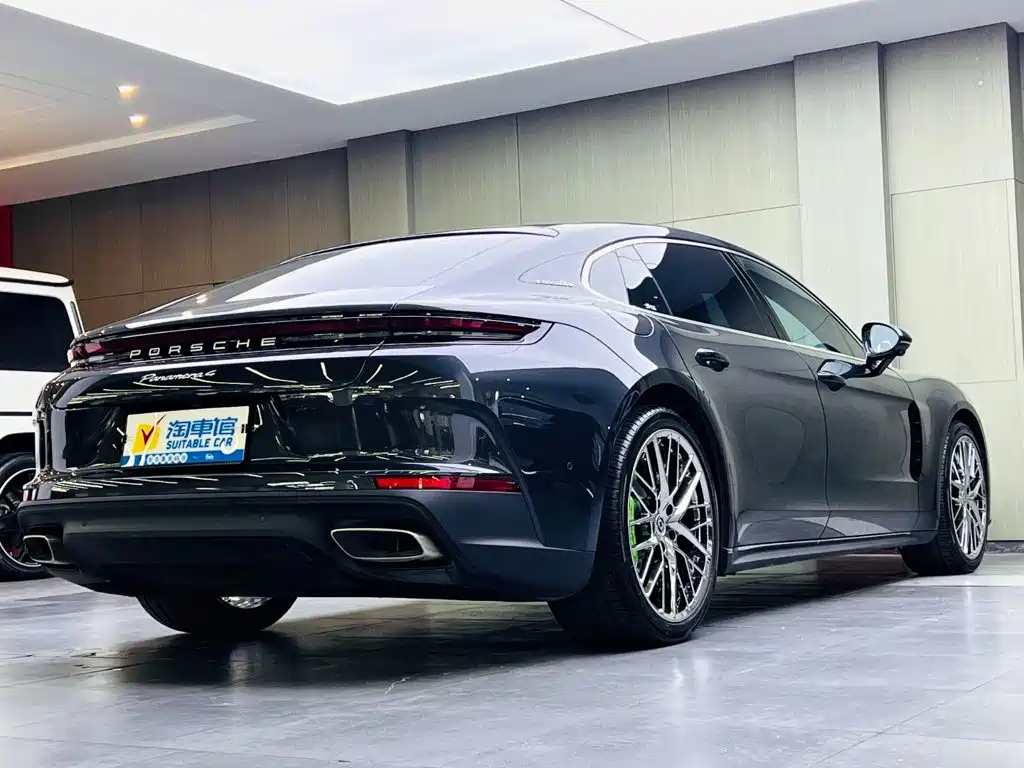 Фото 4 - Porsche Panamera