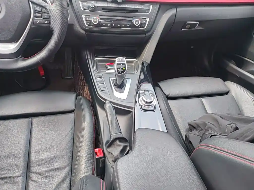 Photo 14 - BMW 3 Series