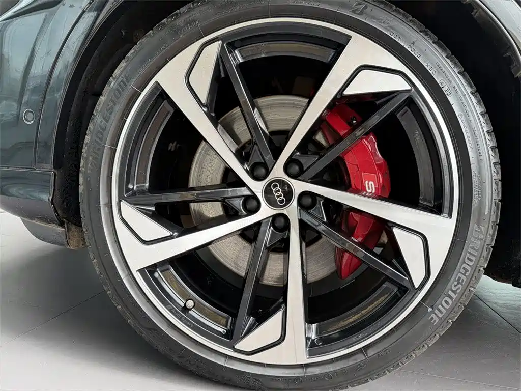 Audi SQ7 2024 2024 4.0 TFSI Dark Knight Edition