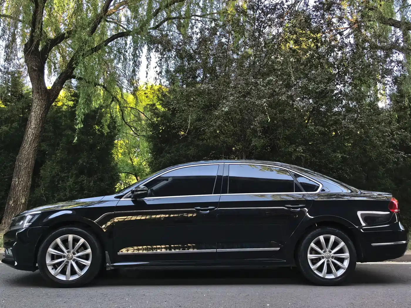Volkswagen Passat 2017 330TSI DSG Prestige фото 3