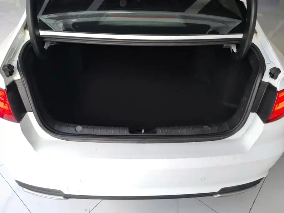 Photo 4 - Geely Emgrand GL
