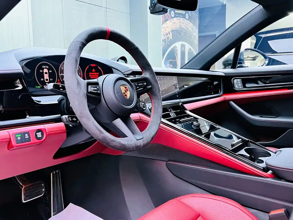 Photo 8 - Porsche Panamera