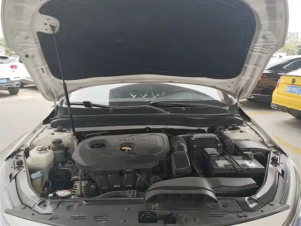 Kia K5 2015 2.0L Automatic GLS фото 16