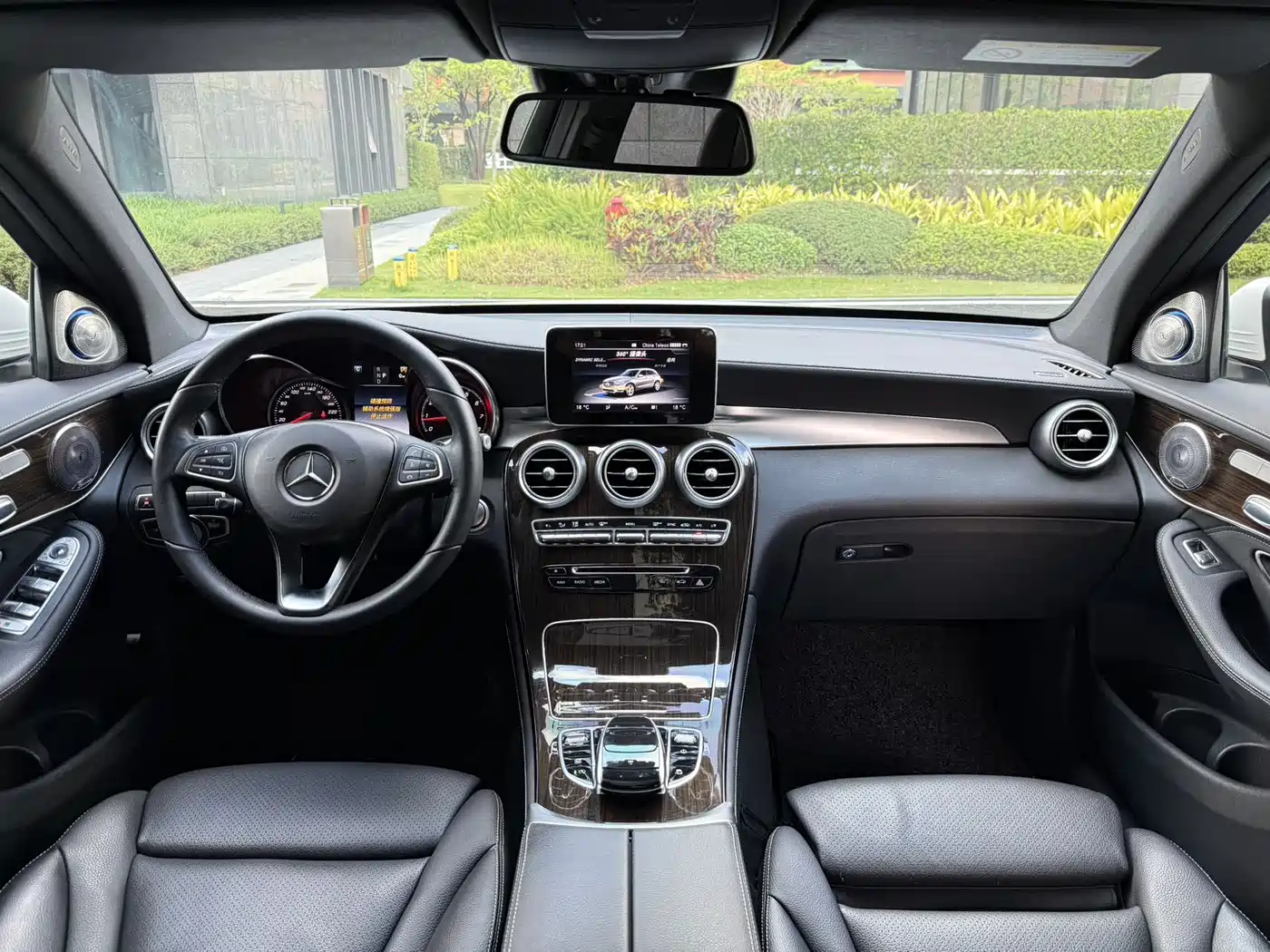 Mercedes-Benz GLC 2017 GLC 260 4MATIC Luxury фото 9
