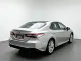 Фото 2 - Toyota Camry