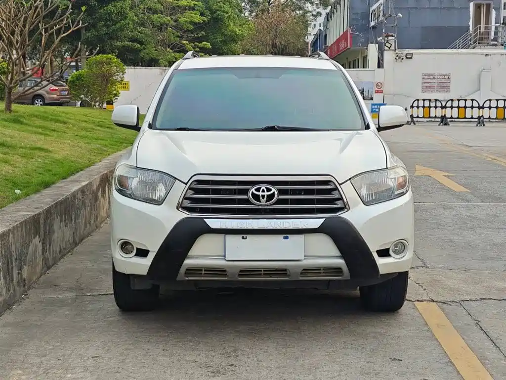 Toyota Highlander 2011 2.7L 2WD 5-seat Sport фото 2