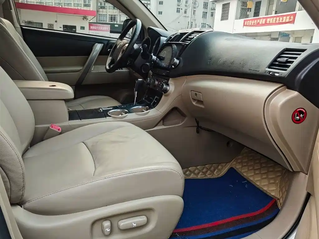 Toyota Highlander 2011 2.7L 2WD 5-seat Sport фото 6