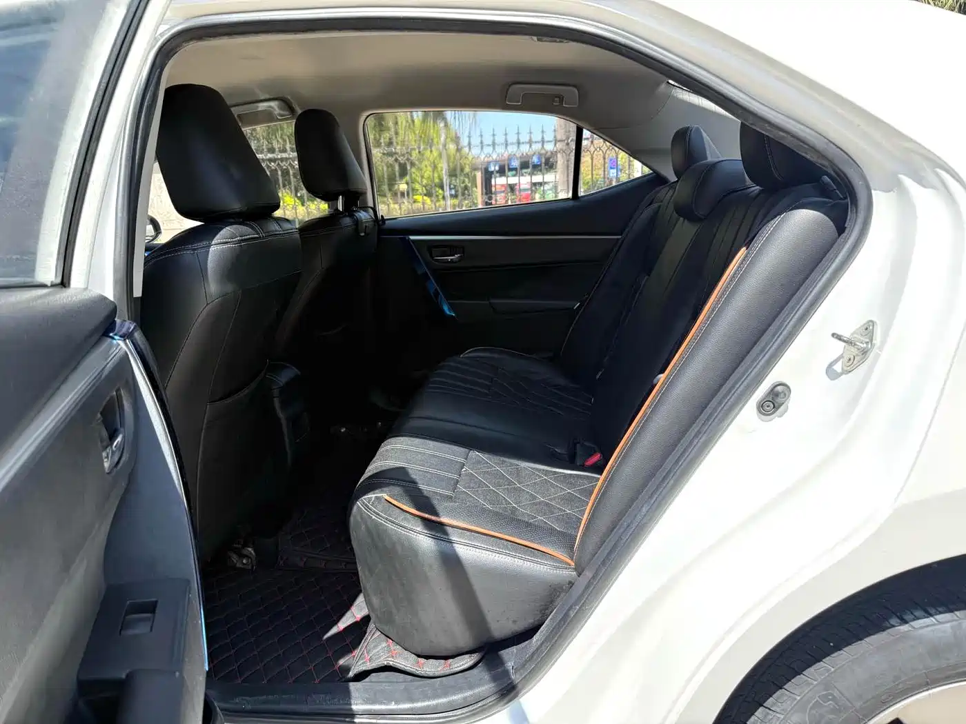 Toyota Corolla 2014 1.6L CVT GL фото 5
