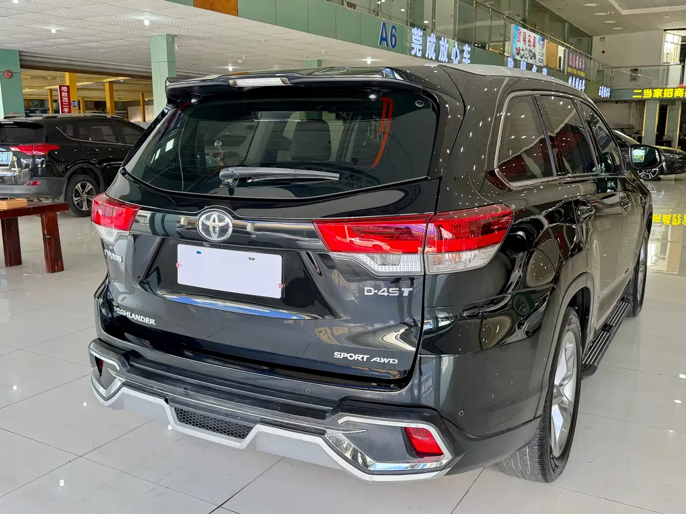 TOYOTA HIGHLANDER