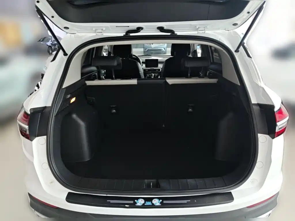Фото 24 - Geely Coolray