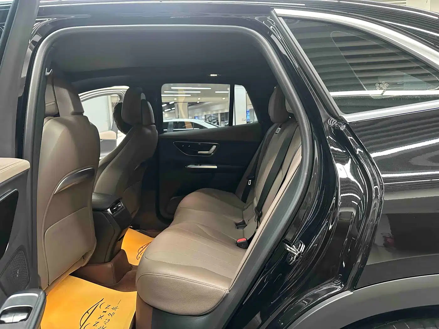 MERCEDES-BENZ EQE SUV