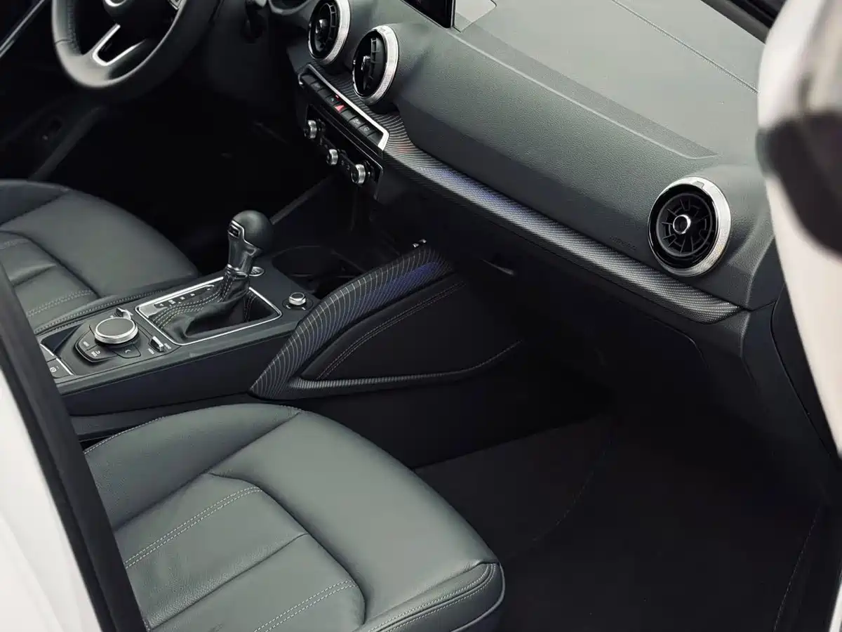 Audi Q2L 2024 35TFSI Fashion Elegance фото 3