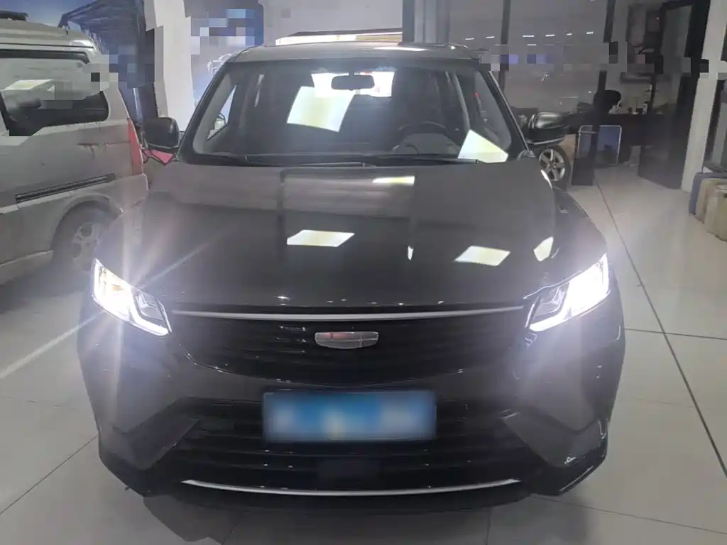 Фото 3 - Geely Coolray