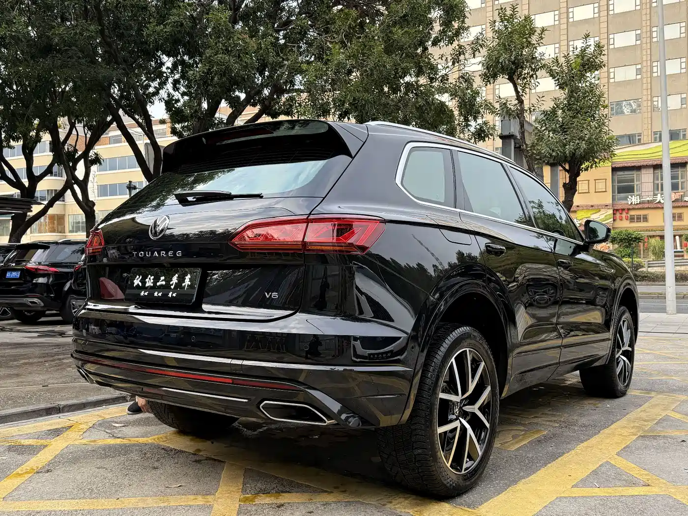 VOLKSWAGEN TOUAREG