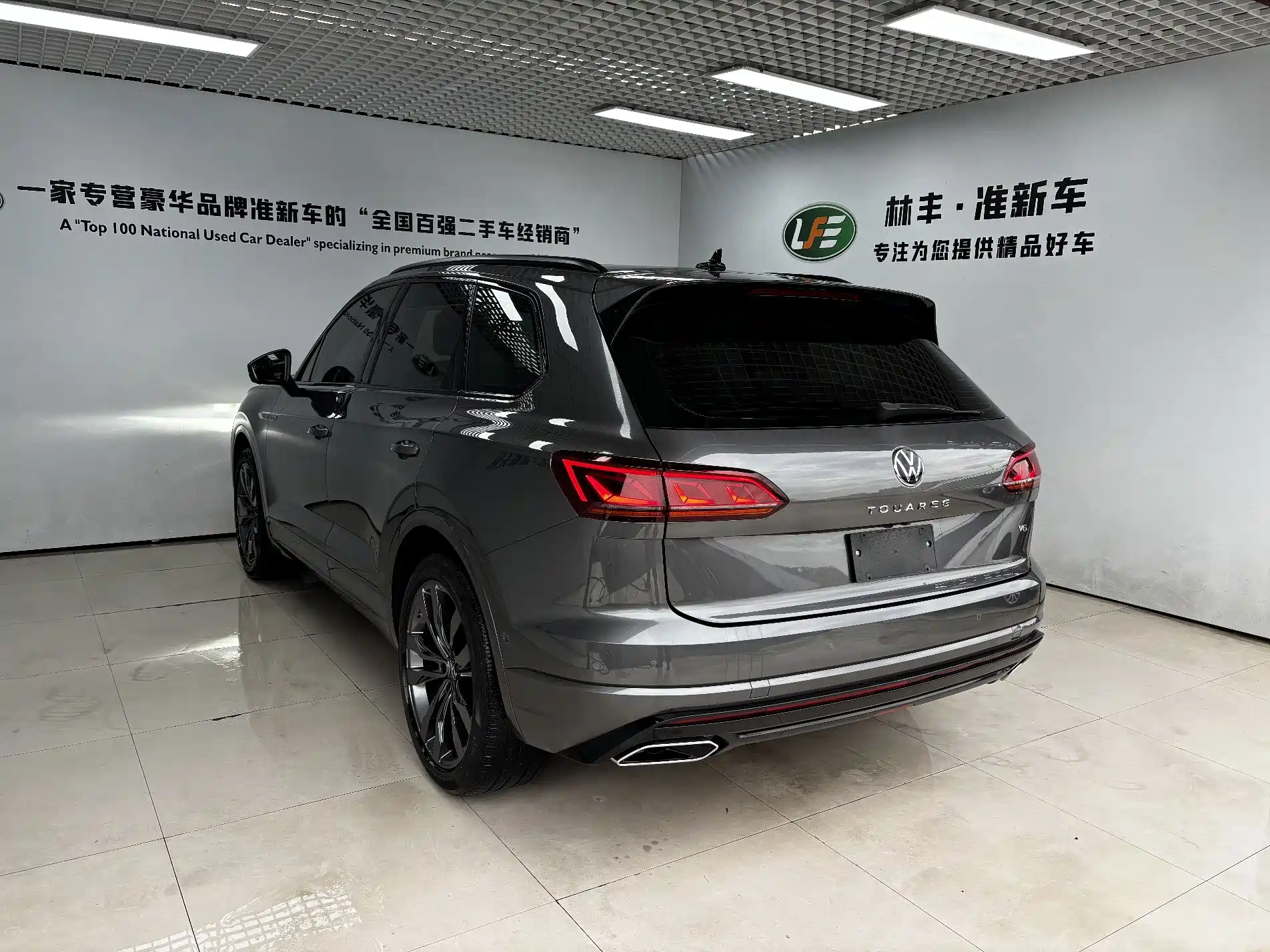 Фото 6 - Volkswagen Touareg