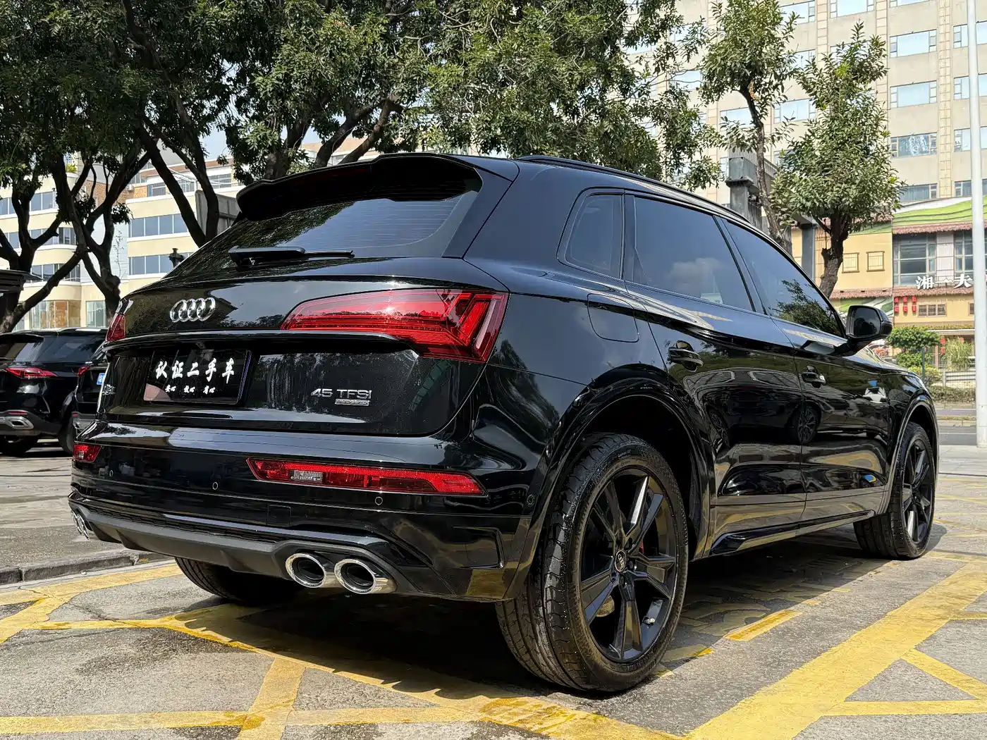 Audi Q5L 2023 45T Luxury Dynamic фото 5