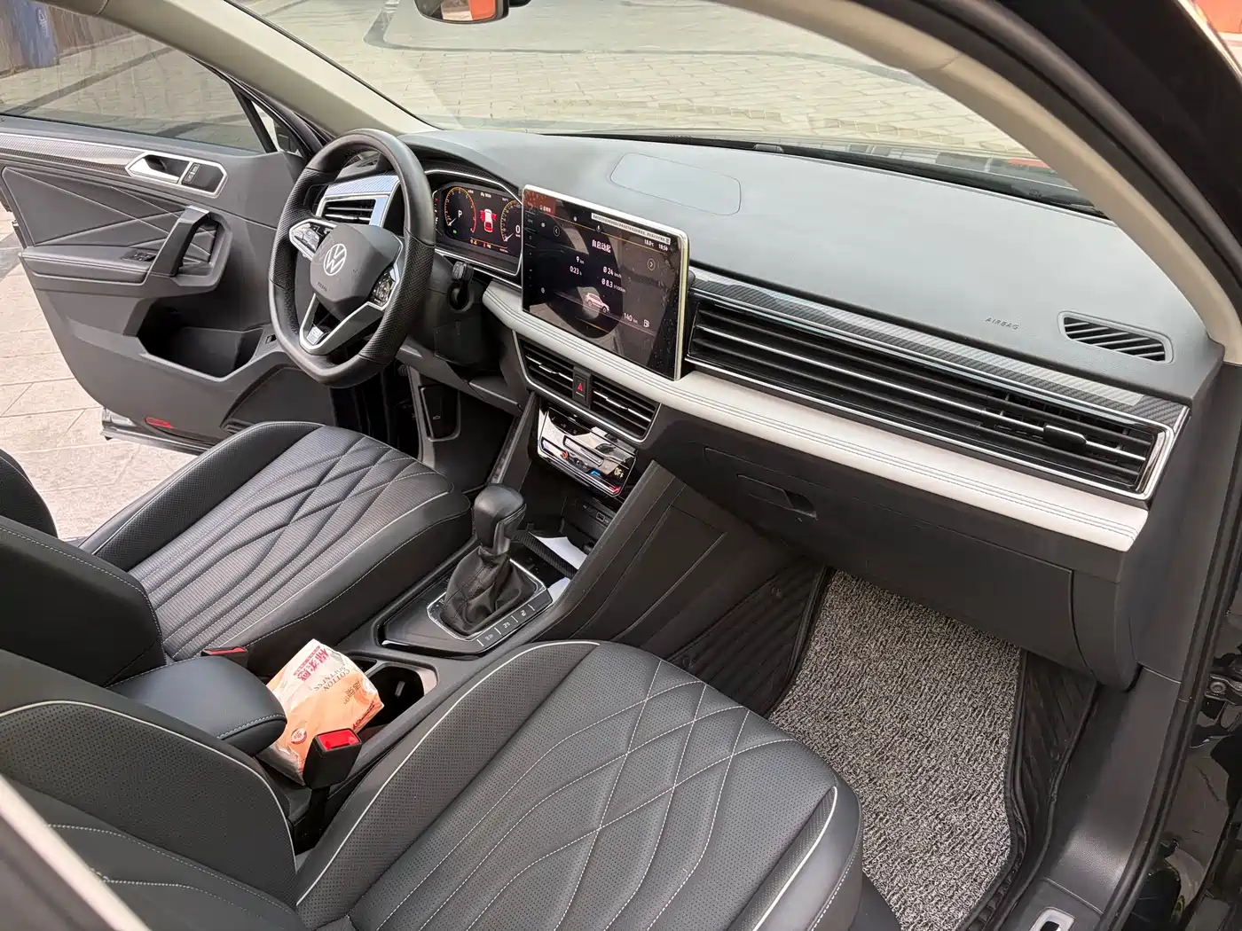 Volkswagen Tiguan L 2022 330TSI Auto 2WD R-Line Premium Edition фото 19