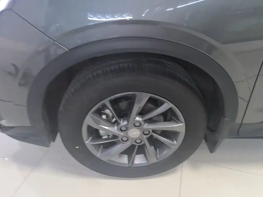 Фото 23 - Geely Coolray