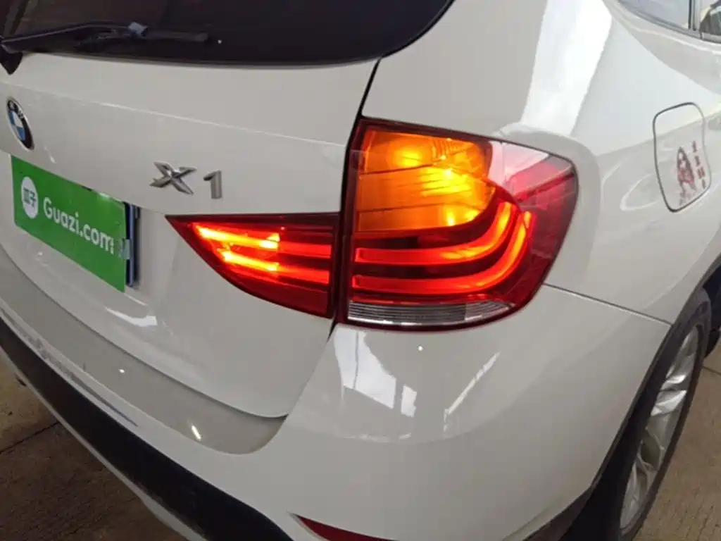 Фото 8 - BMW X1
