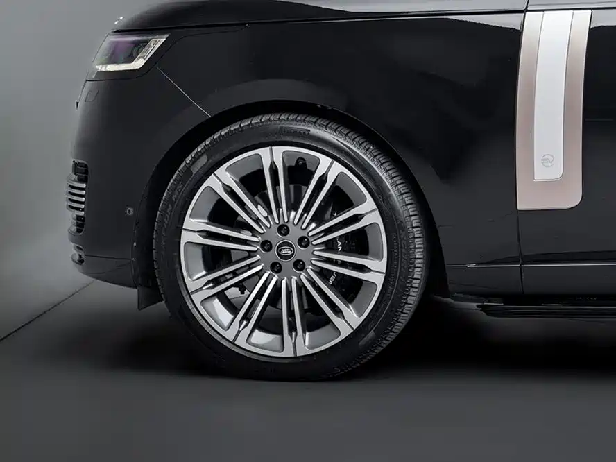 Land Rover Range Rover 2025 2025 3.0 L6 400PS Genesis Extended Wheelbase