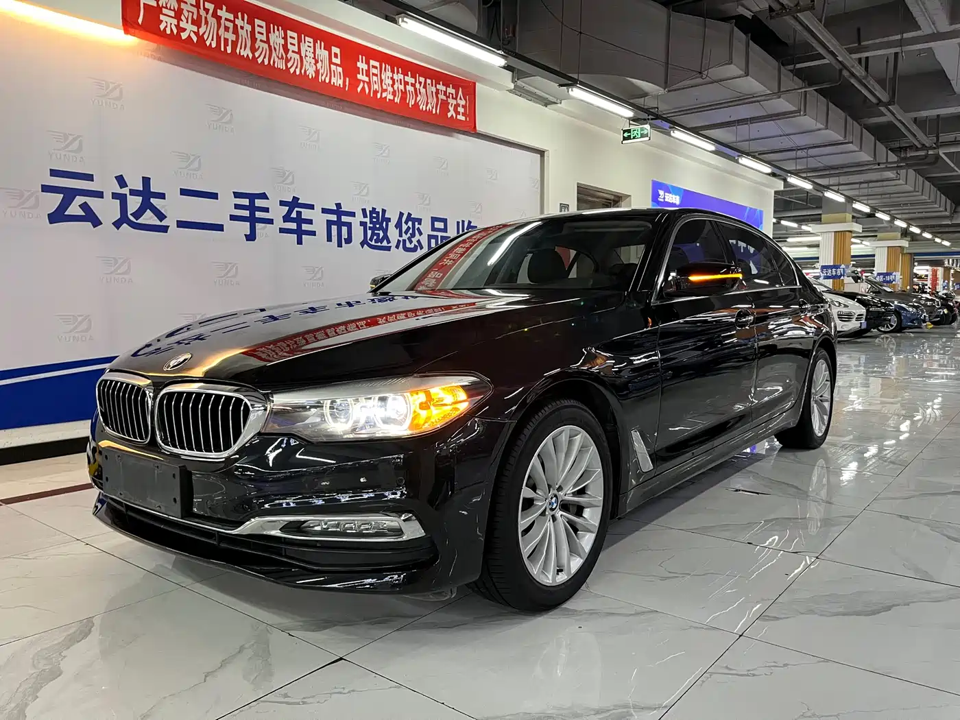 BMW 5 Series 2018 530Li xDrive Luxury Package фото 2