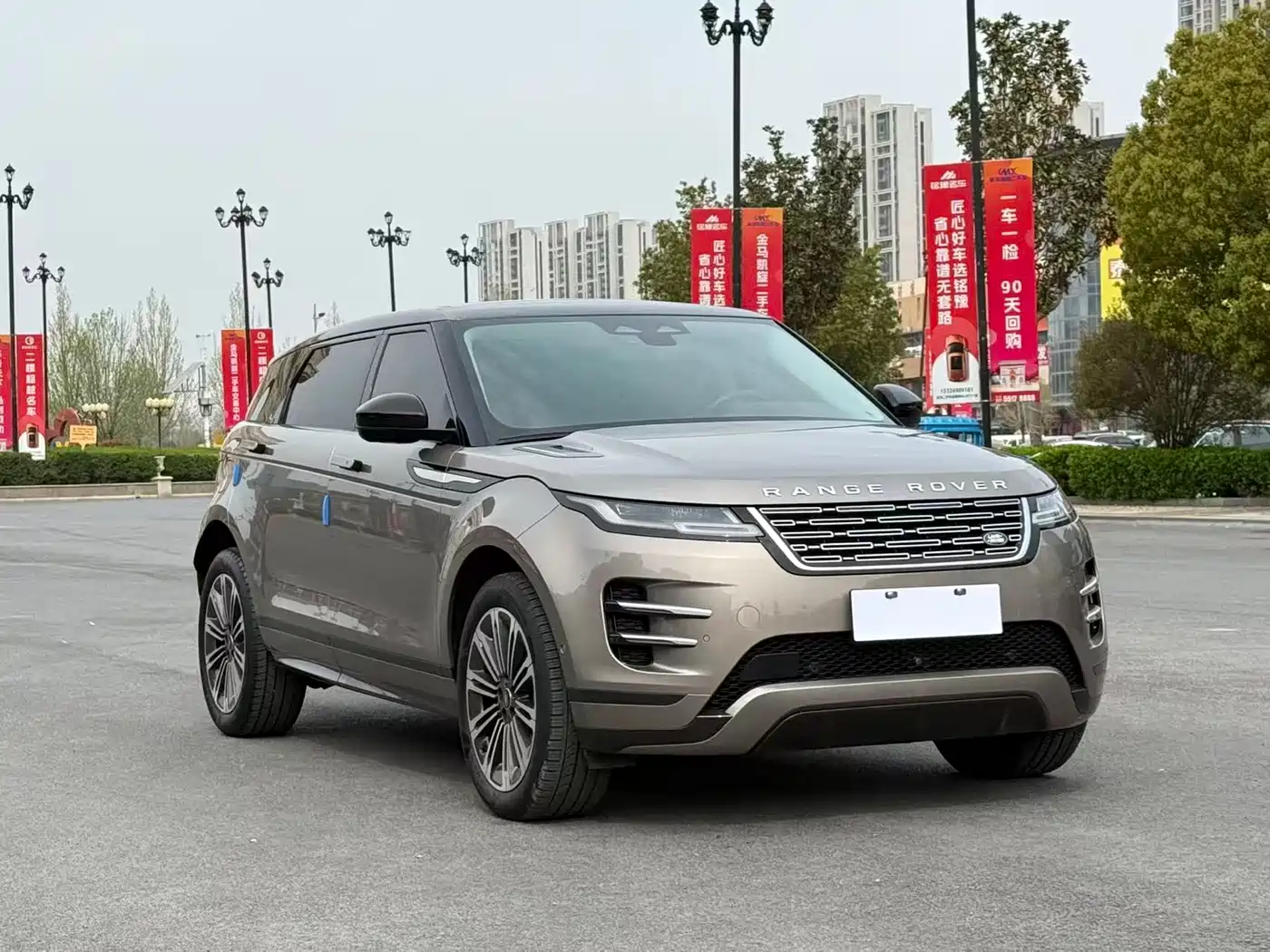 Land Rover Range Rover Evoque 2024 Range Rover Evoque L 249PS Condensed Light Limited Edition фото 3
