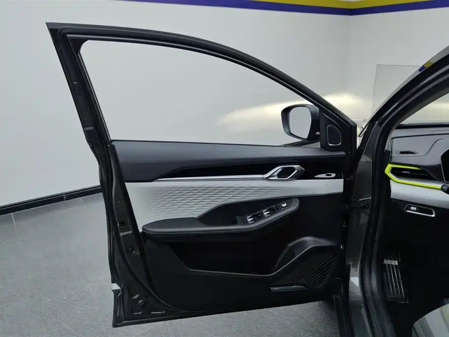 GEELY AUTOMOBILE BINYUE