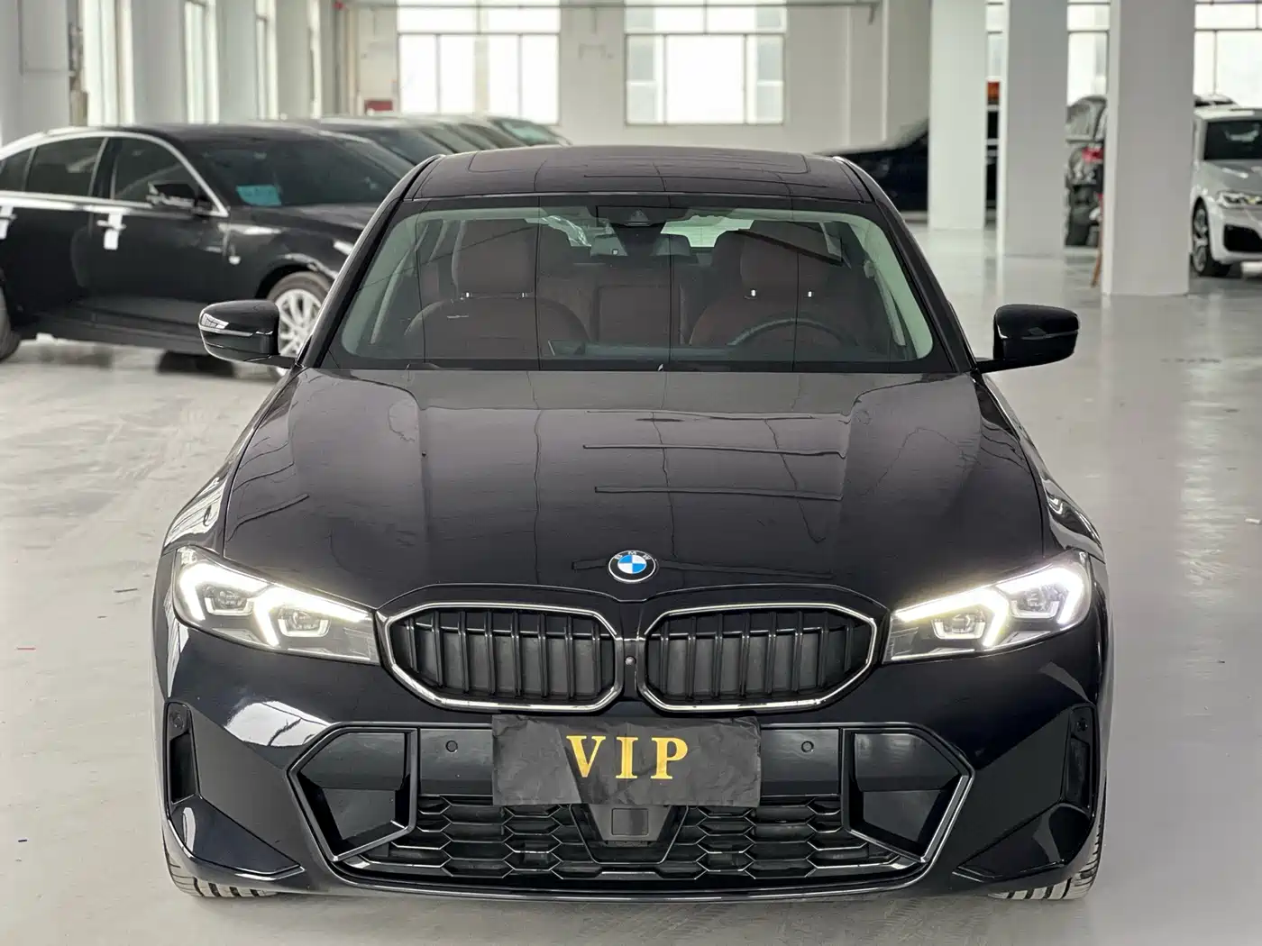 BMW 3 Series 2025 330Li M Sport Night Edition фото 2