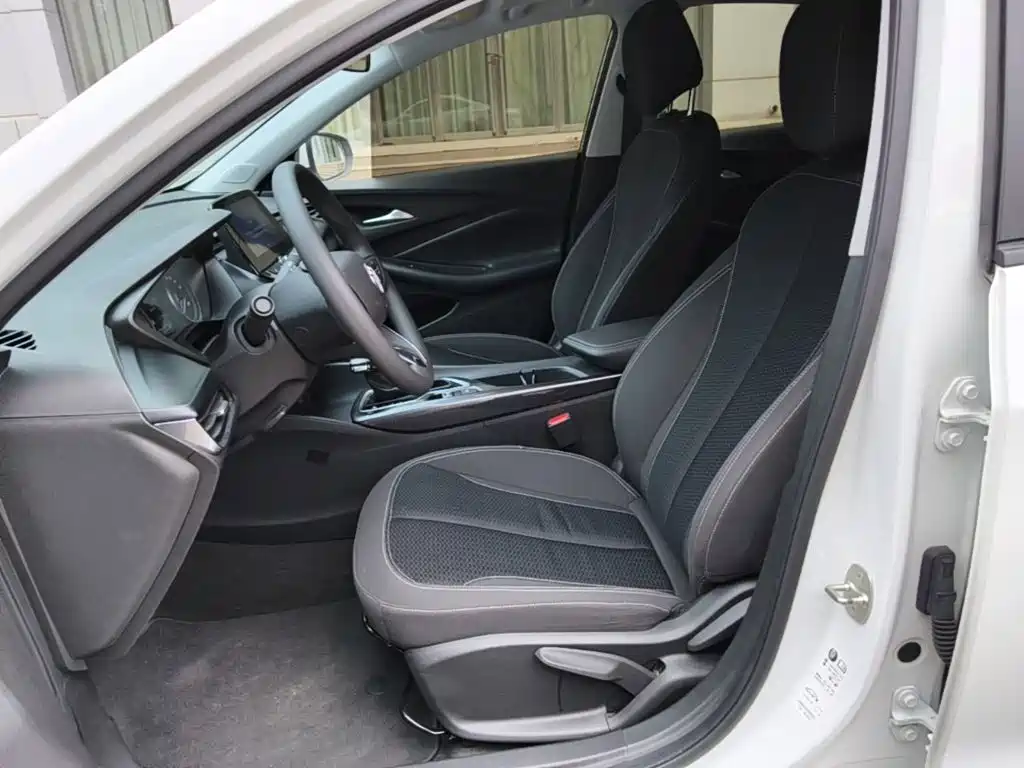 صورة 15 - Buick Verano