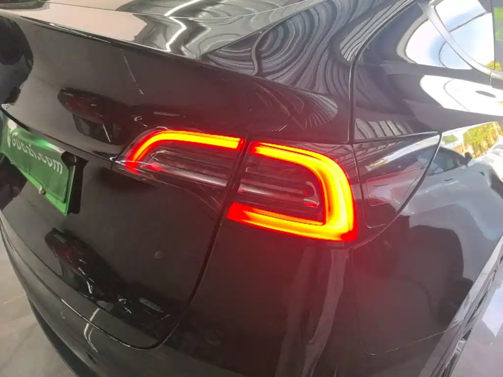 Фото 8 - Tesla Model Y