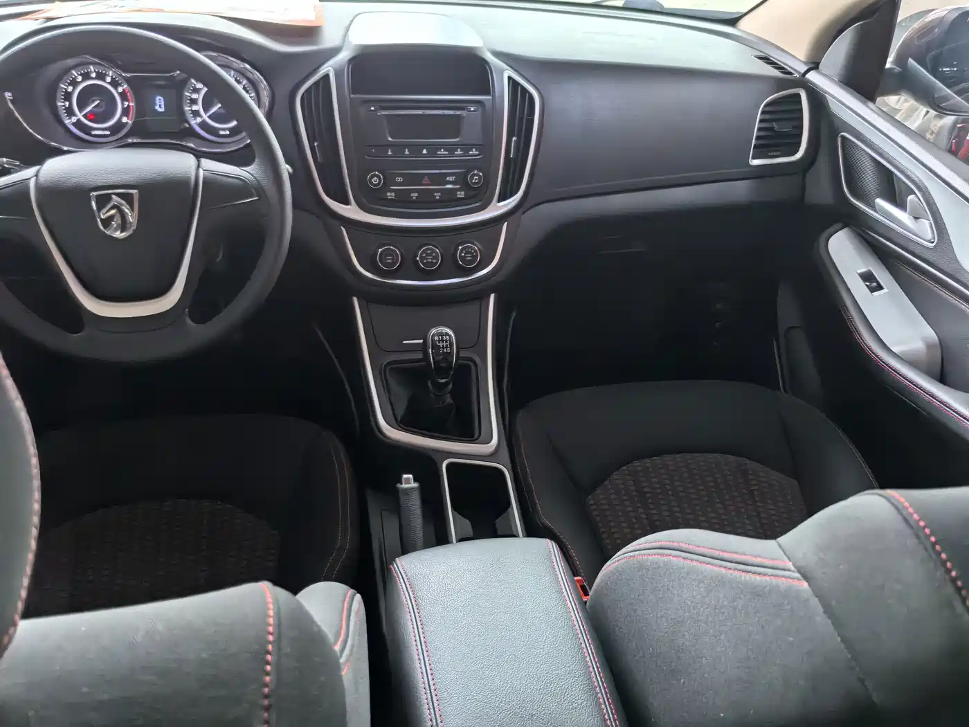 Baojun 560 2017 2016 1.5T Manual Comfort