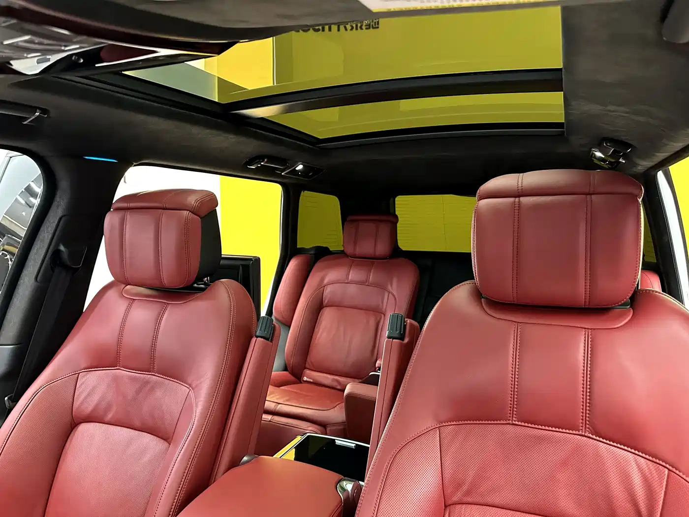 Land Rover Range Rover 2022 3.0 L6 400PS Prestige Genesis Extended Edition фото 24