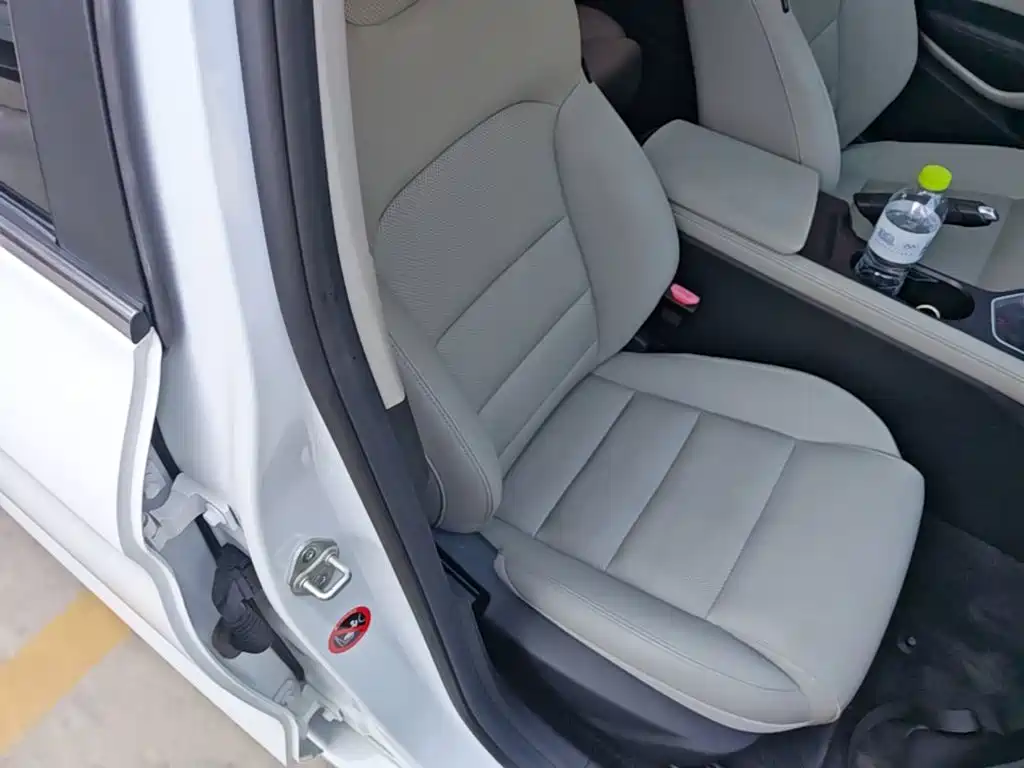 Фото 25 - Geely Binrui