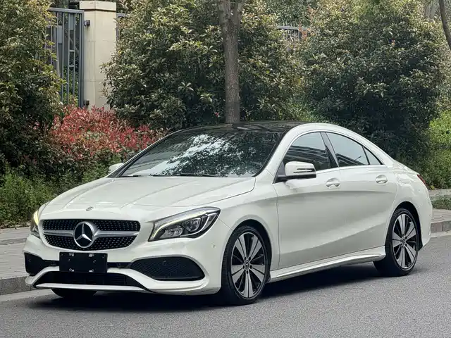 MERCEDES-BENZ CLA