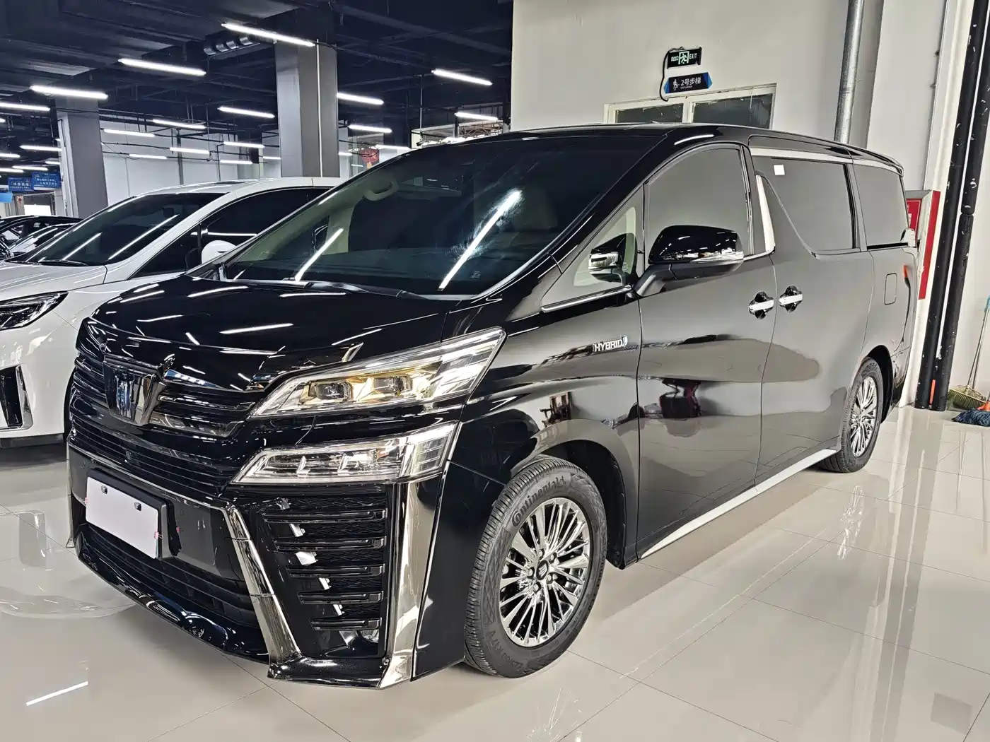 Toyota Vellfire 2023 — пригон из Китая