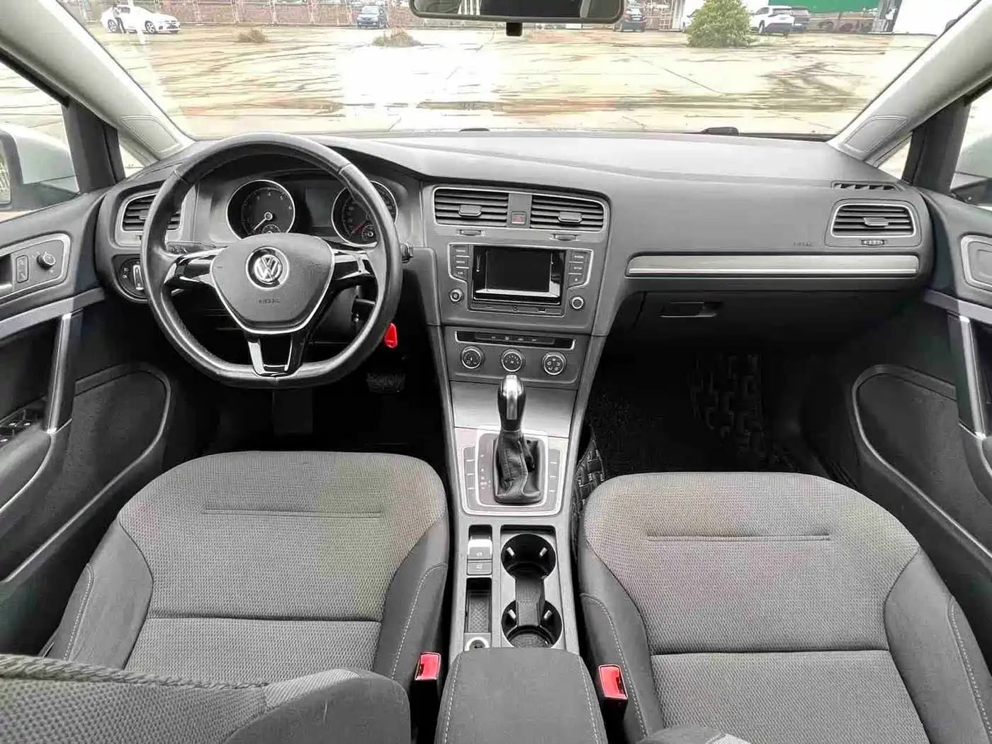 Volkswagen Golf 2016 230TSI Automatic Comfort фото 9