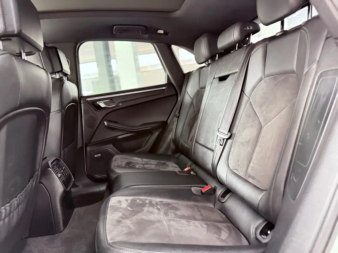 Porsche Macan 2014 Macan 2.0T фото 11