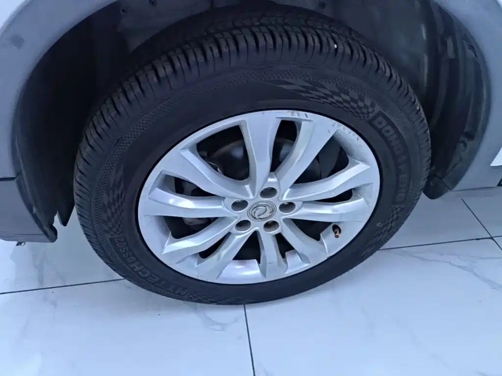 Dongfeng Aeolus Dongfeng Fengshen AX7 2015 2015 2.0L Manual Zhiyi Edition