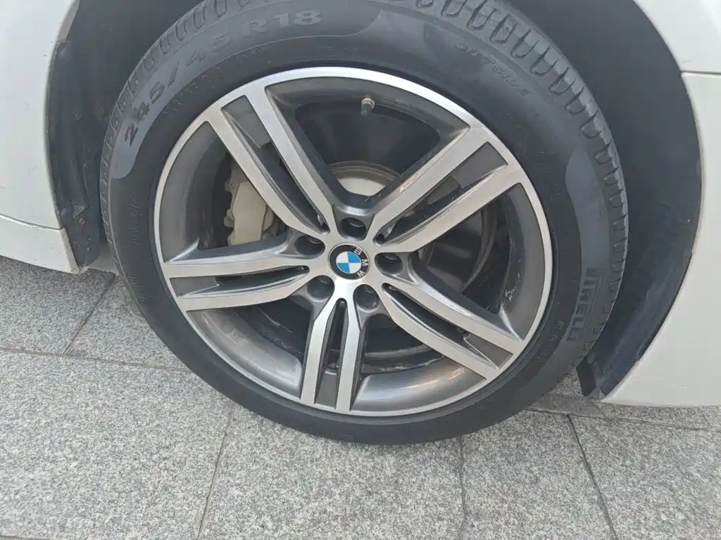 Фото 8 - BMW 5 Series