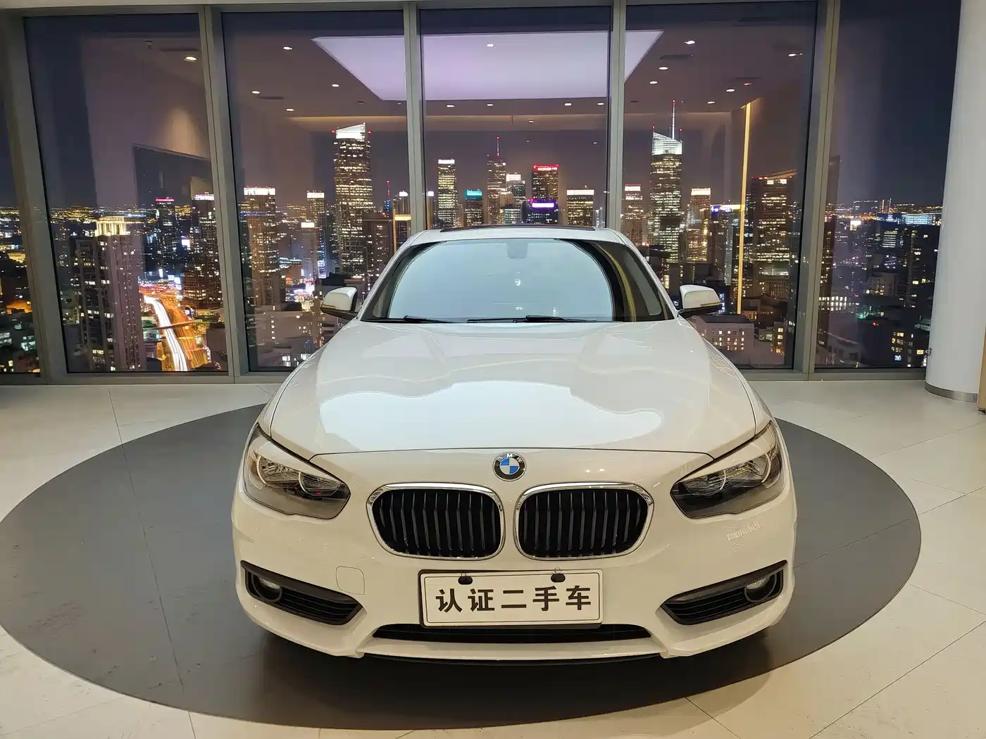 BMW 1 Series (Import) 2016 120i Leading Model фото 2